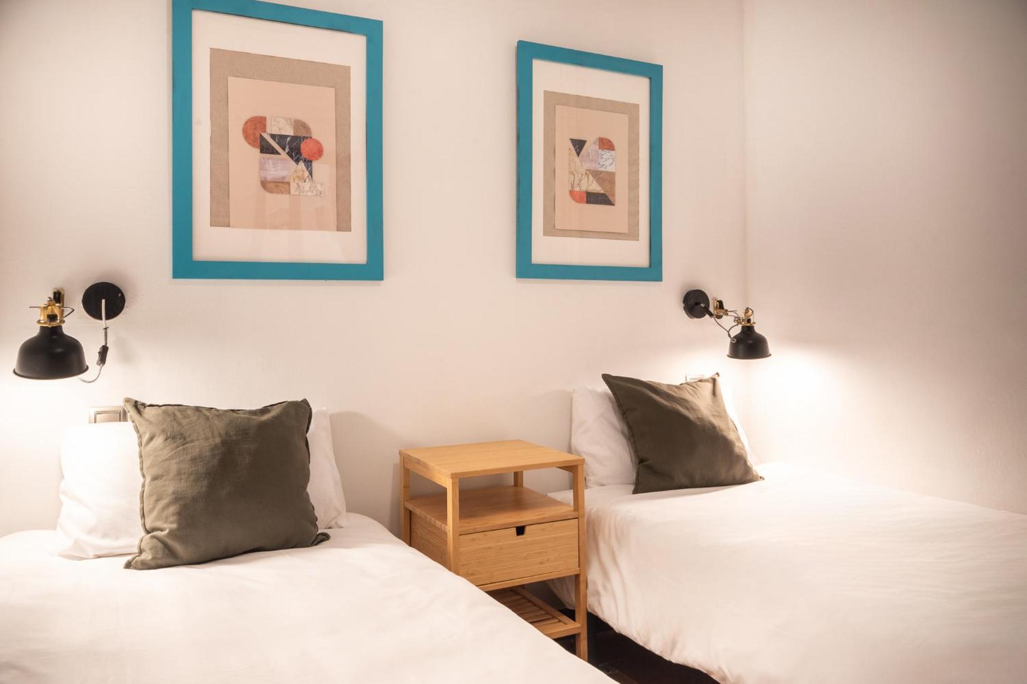 Spacious & Sunny Apt With Terrace In The City Center Barcelona Exterior photo